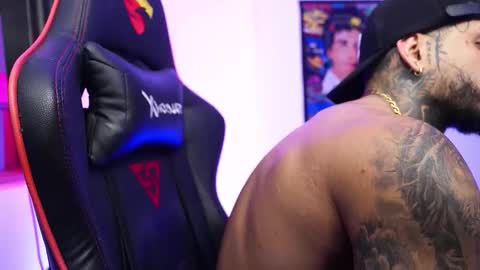 Snapshot of logan_hugh8 chatting on 16, 12, 2025 logan_hugh8 online show from 16, 12, 2025