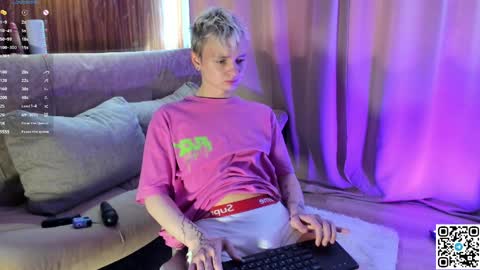 Snapshot of logan_mett chatting on 5, 4, 2026 Logan online show from 5, 4, 2026