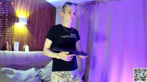 Snapshot of logan_mett chatting on 13, 4, 2026 Logan online show from 13, 4, 2026