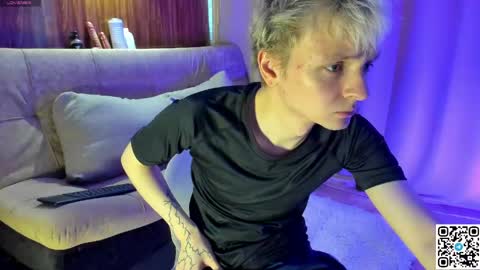 Snapshot of logan_mett chatting on 19, 4, 2026 Logan online show from 19, 4, 2026