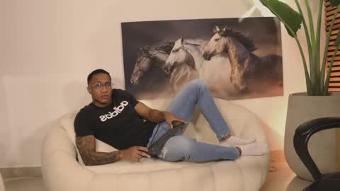 Snapshot of logan_varela chatting on 1, 2, 2025 logan_varela online show from 1, 2, 2025