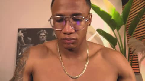 Snapshot of logan_varela chatting on 3, 2, 2025 logan_varela online show from 3, 2, 2025