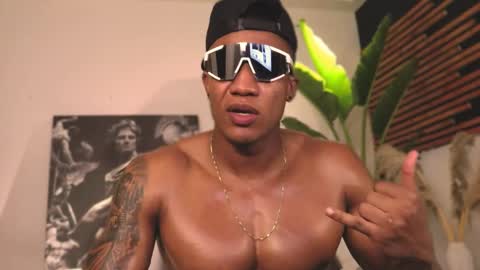 Snapshot of logan_varela chatting on 5, 2, 2025 logan_varela online show from 5, 2, 2025