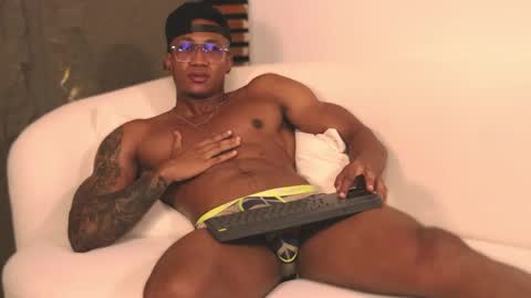 Snapshot of logan_varela chatting on 28, 2, 2025 logan_varela online show from 28, 2, 2025