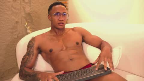 Snapshot of logan_varela chatting on 4, 3, 2025 logan_varela online show from 4, 3, 2025