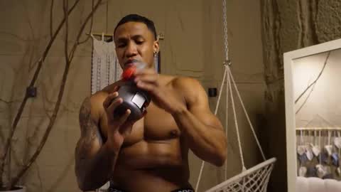 Snapshot of logan_varela chatting on 9, 9, 2025 logan_varela online show from 9, 9, 2025