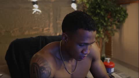 Snapshot of logan_varela chatting on 2, 10, 2025 logan_varela online show from 2, 10, 2025