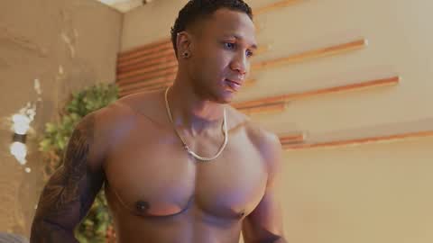 Snapshot of logan_varela chatting on 5, 11, 2025 logan_varela online show from 5, 11, 2025