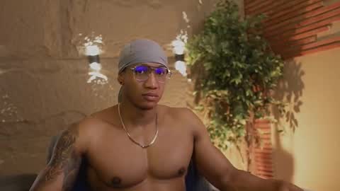 Snapshot of logan_varela chatting on 12, 11, 2025 logan_varela online show from 12, 11, 2025