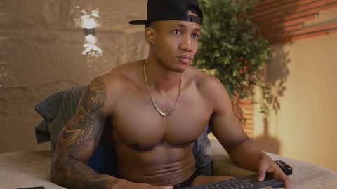 Snapshot of logan_varela chatting on 13, 11, 2025 logan_varela online show from 13, 11, 2025