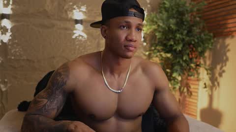 Snapshot of logan_varela chatting on 21, 11, 2025 logan_varela online show from 21, 11, 2025