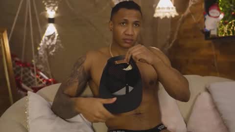 Snapshot of logan_varela chatting on 15, 12, 2025 logan_varela online show from 15, 12, 2025