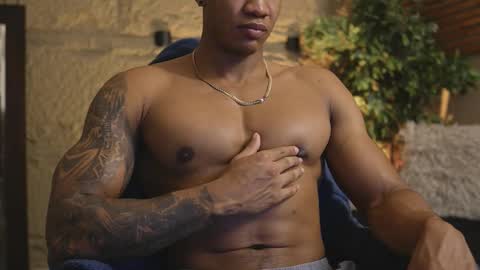 Snapshot of logan_varela chatting on 19, 12, 2025 logan_varela online show from 19, 12, 2025