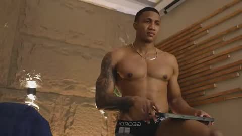 Snapshot of logan_varela chatting on 19, 12, 2025 logan_varela online show from 19, 12, 2025