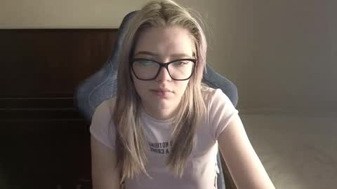 Snapshot of logandrive chatting on 26, 3, 2026 Logan and Katana online show from 26, 3, 2026