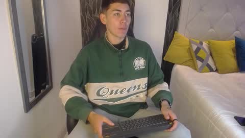 Loganfoster  online show from 11, 1, 2026