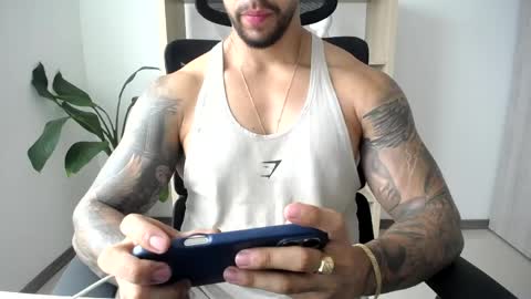 Snapshot of loganhod chatting on 25, 5, 2026 Logan Wolfp online show from 25, 5, 2026