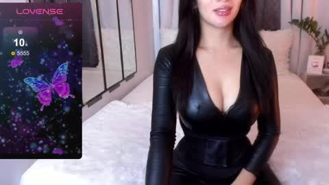 Snapshot of loisewilliams chatting on 2, 4, 2026 Mistress L online show from 2, 4, 2026