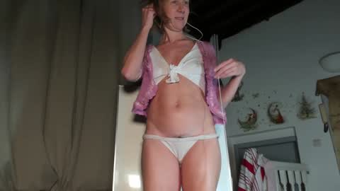 Snapshot of lola_belgium chatting on 30, 1, 2025 lola_belgium online show from 30, 1, 2025