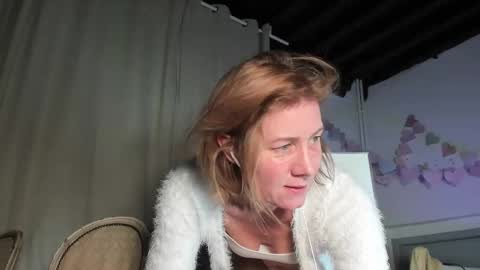 Snapshot of lola_belgium chatting on 25, 2, 2025 lola_belgium online show from 25, 2, 2025