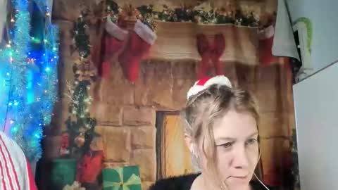 Snapshot of lola_belgium chatting on 16, 12, 2025 lola_belgium online show from 16, 12, 2025