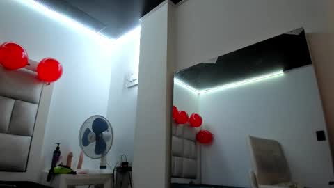 Snapshot of lola_js chatting on 24, 3, 2026 lola_js online show from 24, 3, 2026