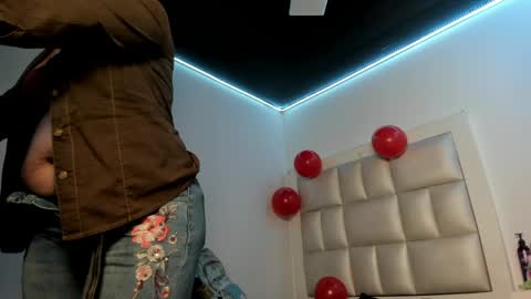 Snapshot of lola_js chatting on 26, 4, 2026 lola_js online show from 26, 4, 2026