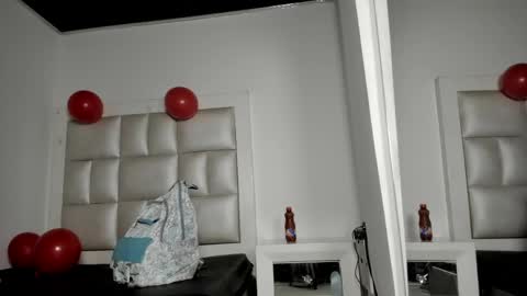Snapshot of lola_js chatting on 29, 4, 2026 lola_js online show from 29, 4, 2026
