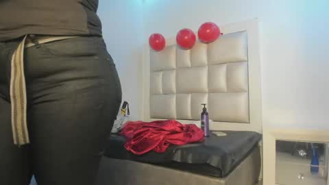Snapshot of lola_js chatting on 1, 6, 2026 lola_js online show from 1, 6, 2026