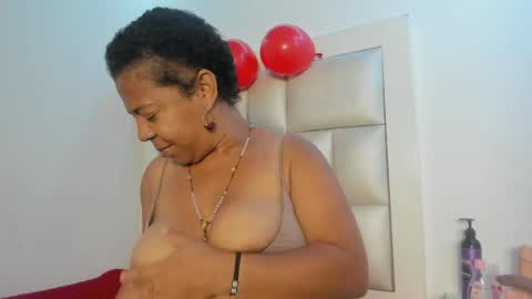 Snapshot of lola_js chatting on 2, 6, 2026 lola_js online show from 2, 6, 2026