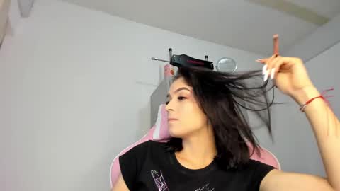 Lola Kamila online show from 20, 1, 2025