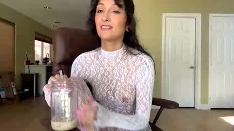 lola_la_lita online show from 24, 11, 2025