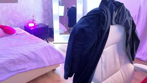 Snapshot of lola_star_ chatting on 23, 4, 2026 Lola online show from 23, 4, 2026