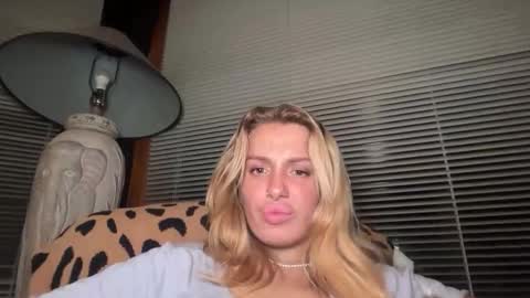 lolaa555 online show from 9, 6, 2026