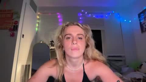 lolaa555 online show from 22, 7, 2026