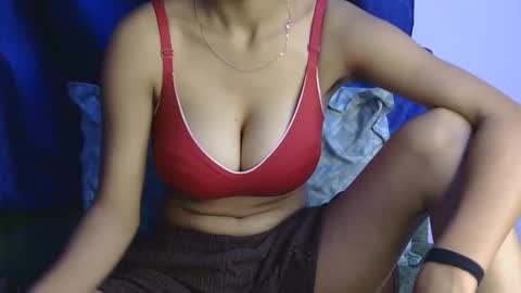 Snapshot of lolaa_darling chatting on 2, 5, 2026 lolaa online show from 2, 5, 2026