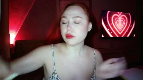 Snapshot of lolaamint_ chatting on 10, 5, 2026 LolaaMint online show from 10, 5, 2026