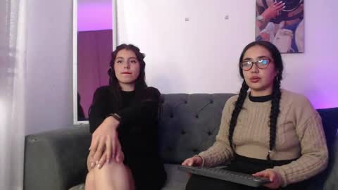 lolaandcamille online show from 6, 3, 2025