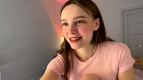 Snapshot of lolaatate chatting on 19, 3, 2026 lolaatate online show from 19, 3, 2026