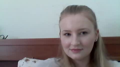 lolaglamour_ online show from 30, 6, 2026