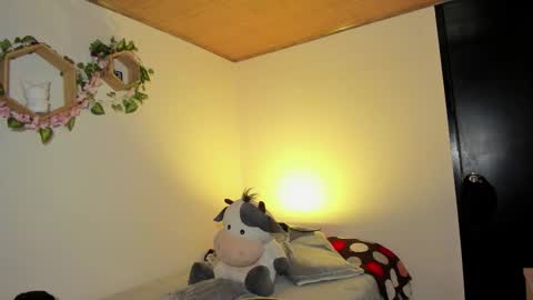 Snapshot of lolaleah_ chatting on 8, 1, 2026 Lola online show from 8, 1, 2026