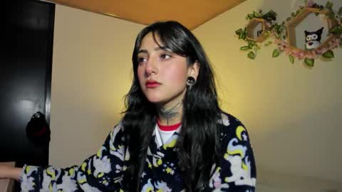 Snapshot of lolaleah_ chatting on 3, 2, 2026 Lola online show from 3, 2, 2026