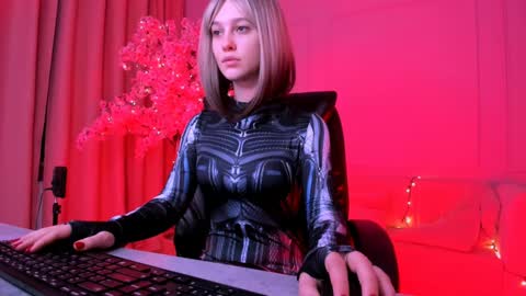 lolalemona online show from 15, 12, 2024