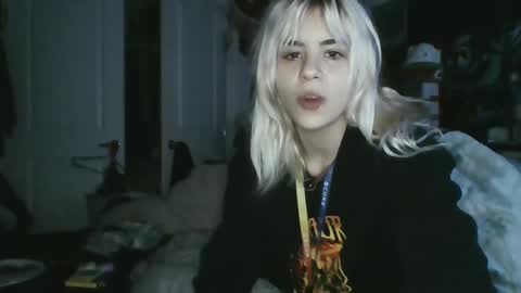 Lola Lixx online show from 9, 12, 2024