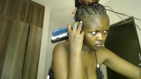 lolamia7 online show from 18, 2, 2025