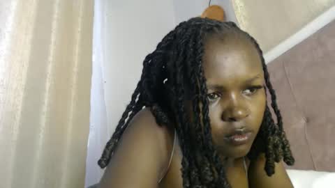 lolamia7 online show from 6, 11, 2025