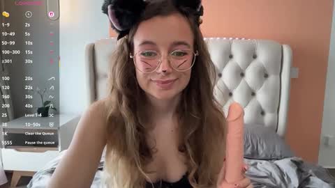 Snapshot of lolatheangel chatting on 6, 1, 2026 Lolatheangel online show from 6, 1, 2026