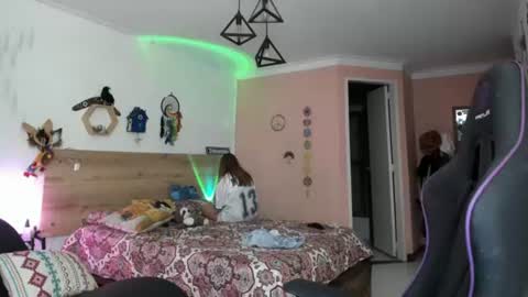 Snapshot of lolaverse chatting on 13, 7, 2026 Lola doll online show from 13, 7, 2026