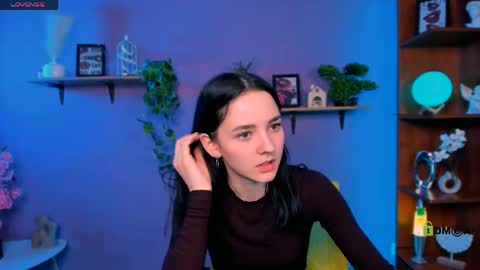 Snapshot of lole_ti chatting on 5, 4, 2026 lole ti online show from 5, 4, 2026