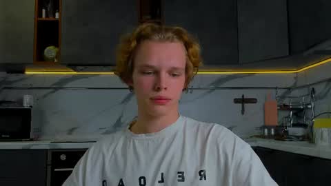 Snapshot of lolkendowson chatting on 14, 7, 2026 Kenndi online show from 14, 7, 2026